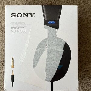 Sony MDR-7506 Headphones